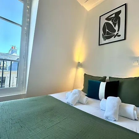 New 463 Macnee - Cosy Center Apartment